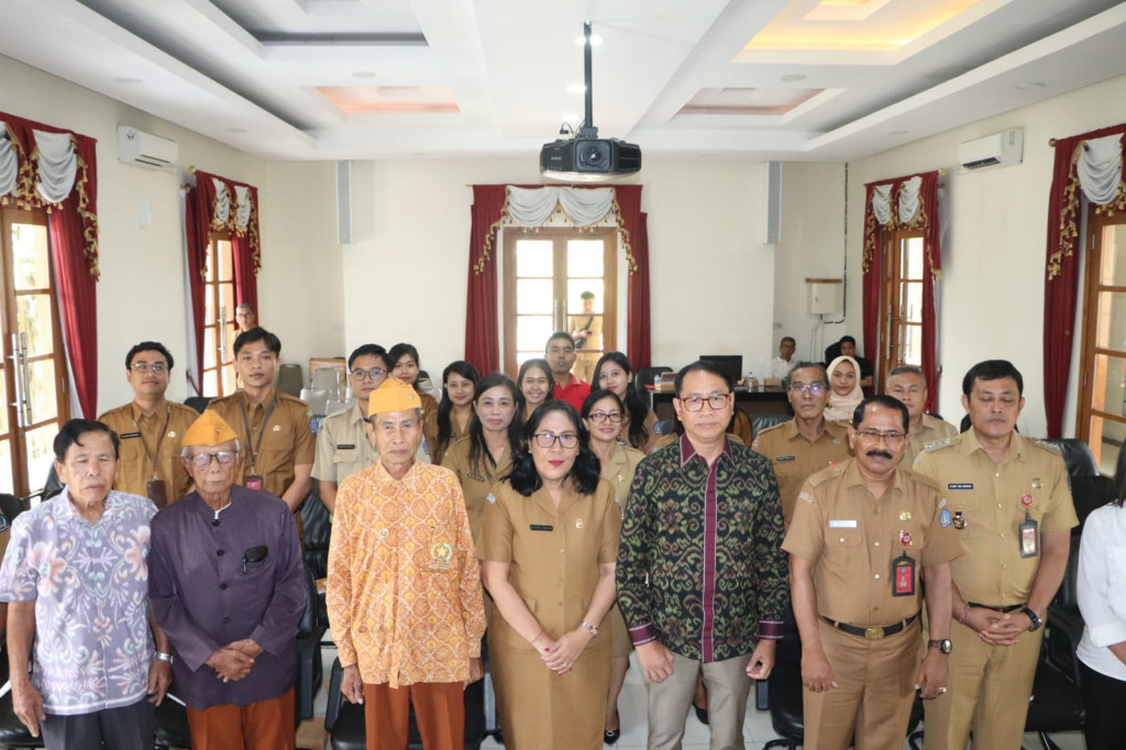Plt. Bupati Badung Ketut Suiasa Pimpin Rakor Pendataan Arsip I Gusti Ngurah Rai